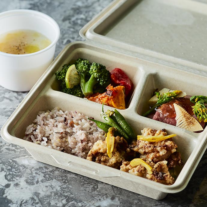 薬膳スープ付きのよくばりBENTO BOX